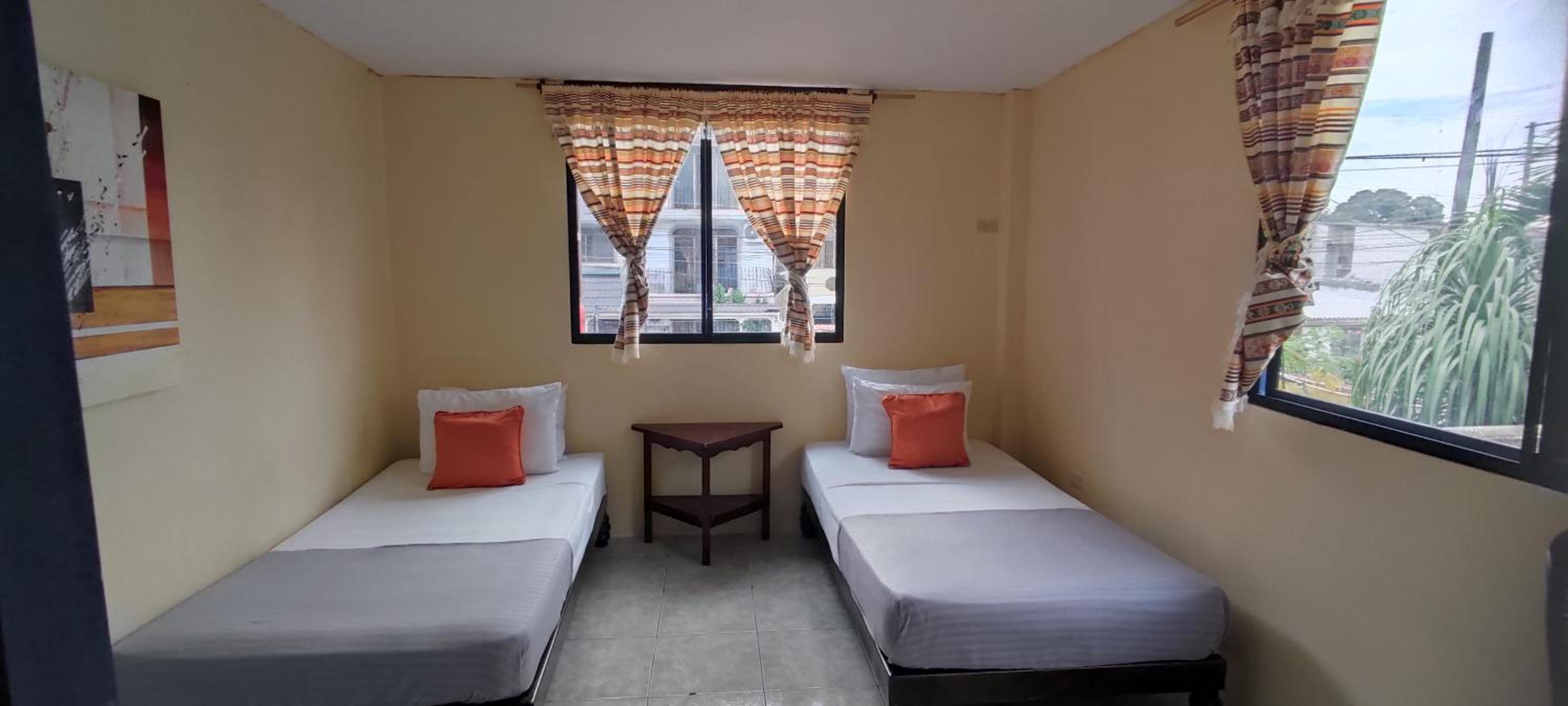 Dreamkapture Hostel close to the airport and bus terminal