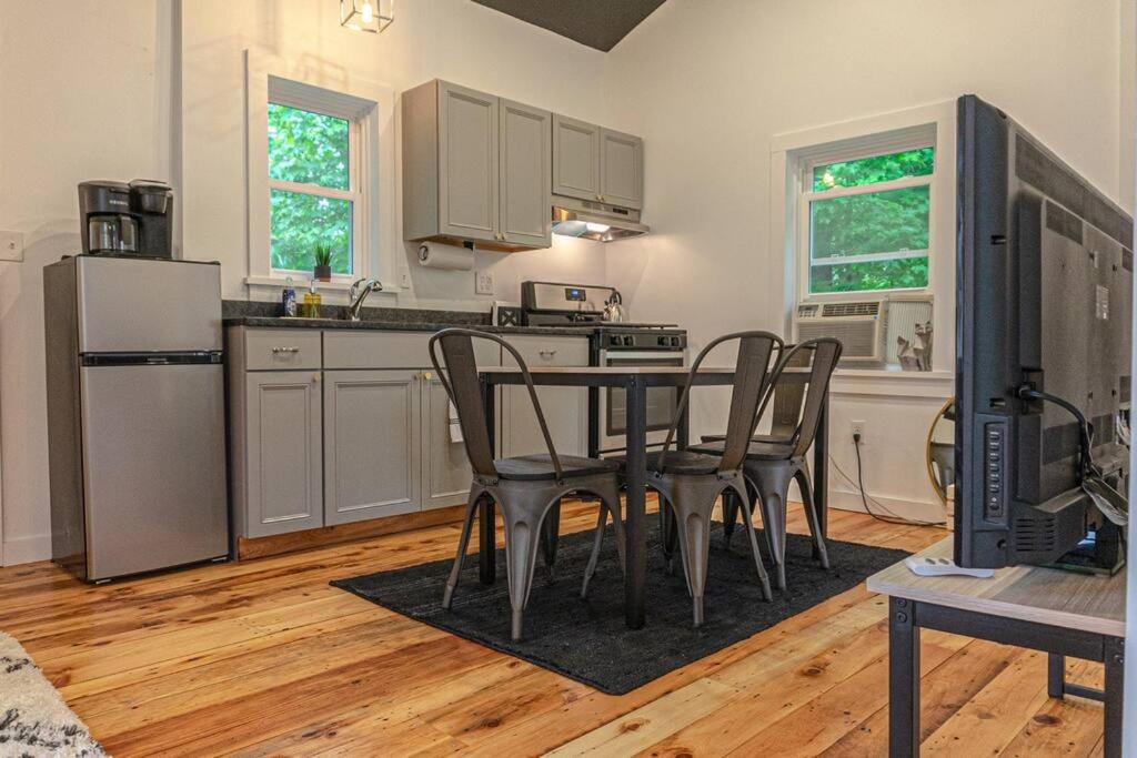 Kingston Vacations - Double The Fun II Two Houses and fire pit in shared yard - Property Image 79