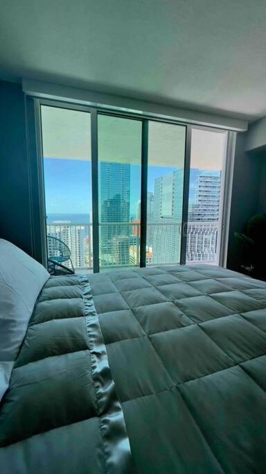 Brickell Center w/City & Bay View + FREE Parking!
