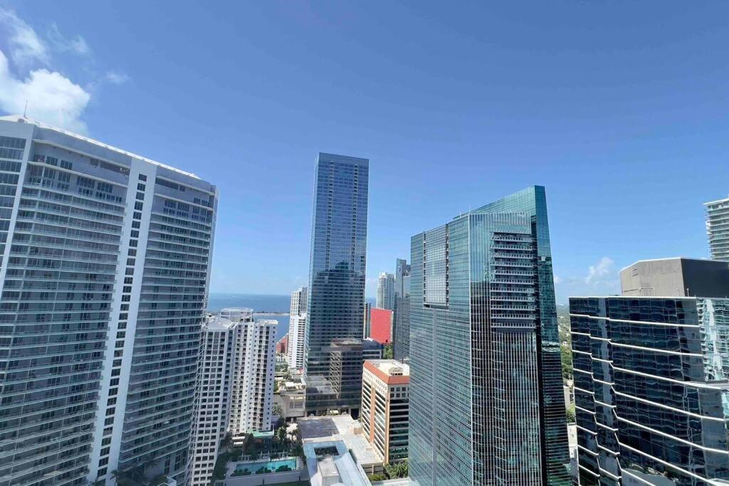 Brickell Center w/City & Bay View + FREE Parking!