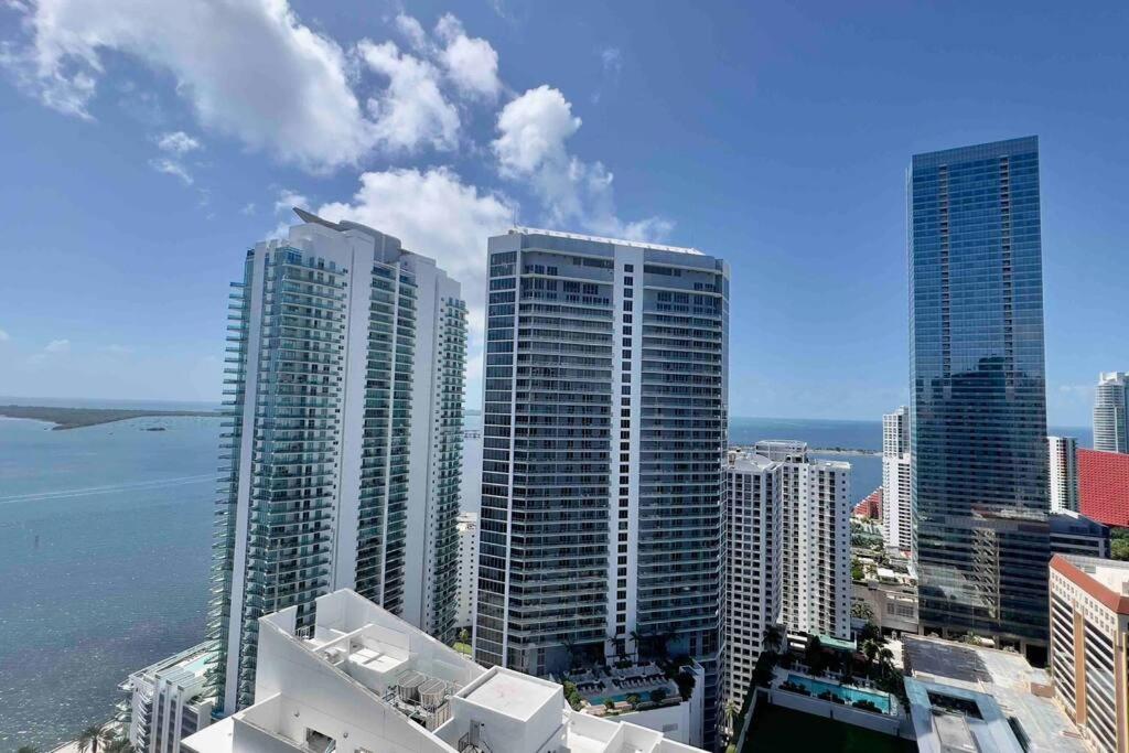 Brickell Center w/City & Bay View + FREE Parking!