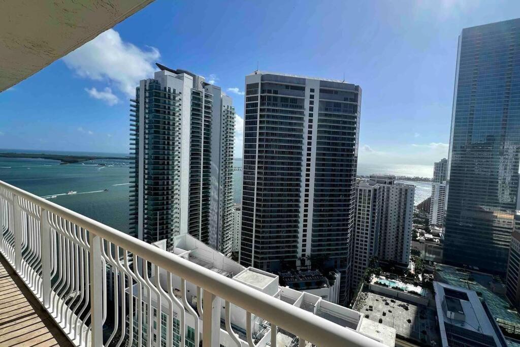 Brickell Center w/City & Bay View + FREE Parking!