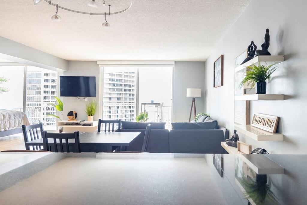 Brickell Center w/City & Bay View + FREE Parking!