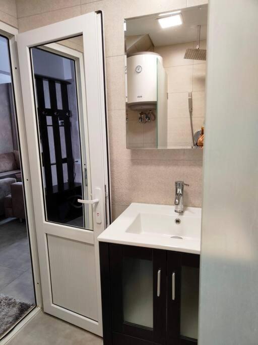 Cozy home: near Rossia mall : Center of Yerevan