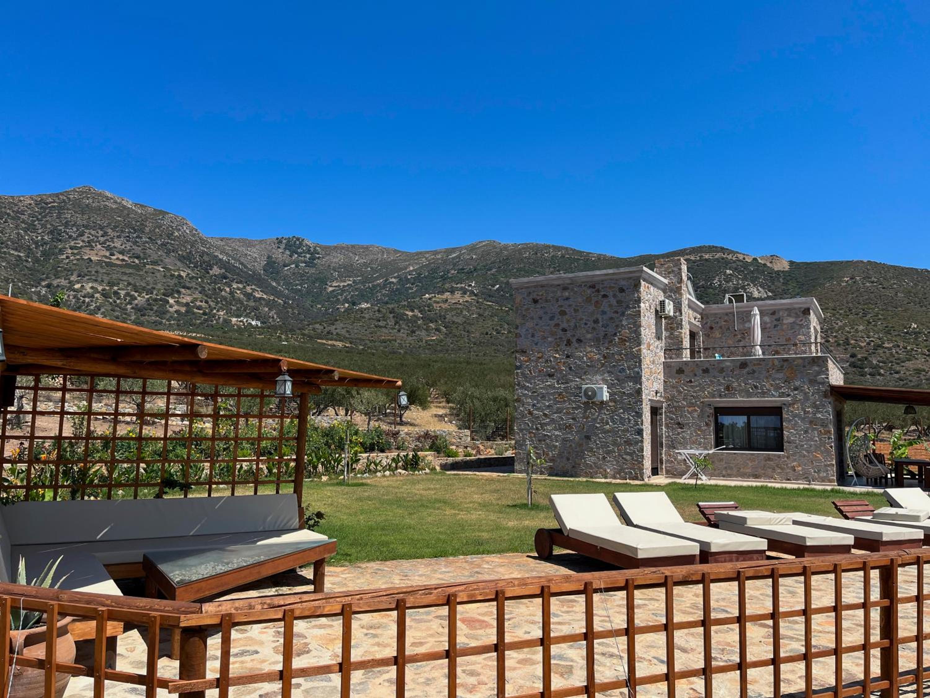 VILLA DEMETRA