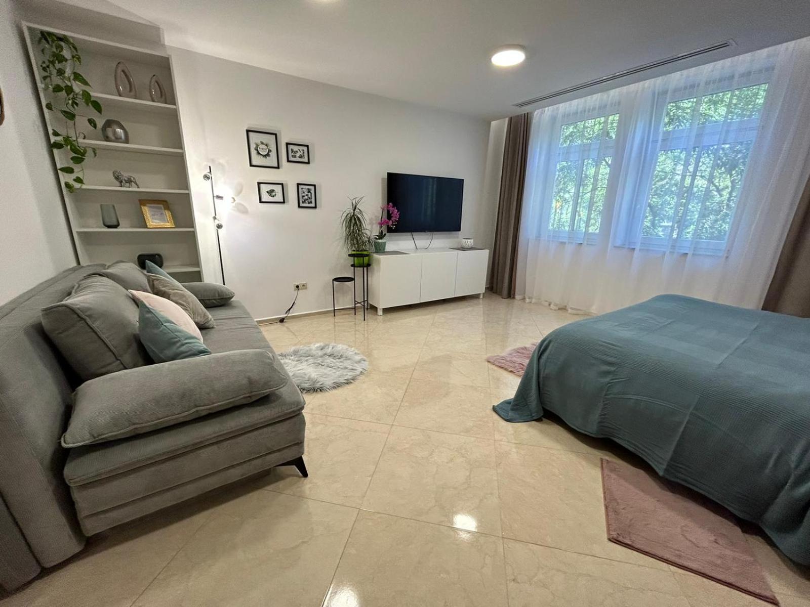 LEO Apartment FREE PARKING - President Palace