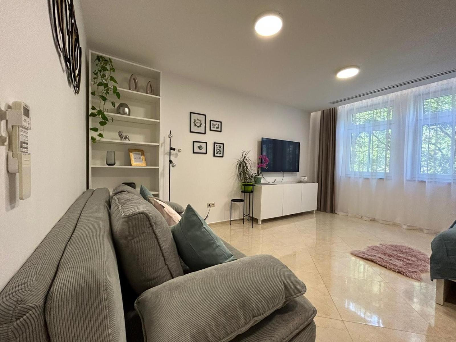LEO Apartment FREE PARKING - President Palace
