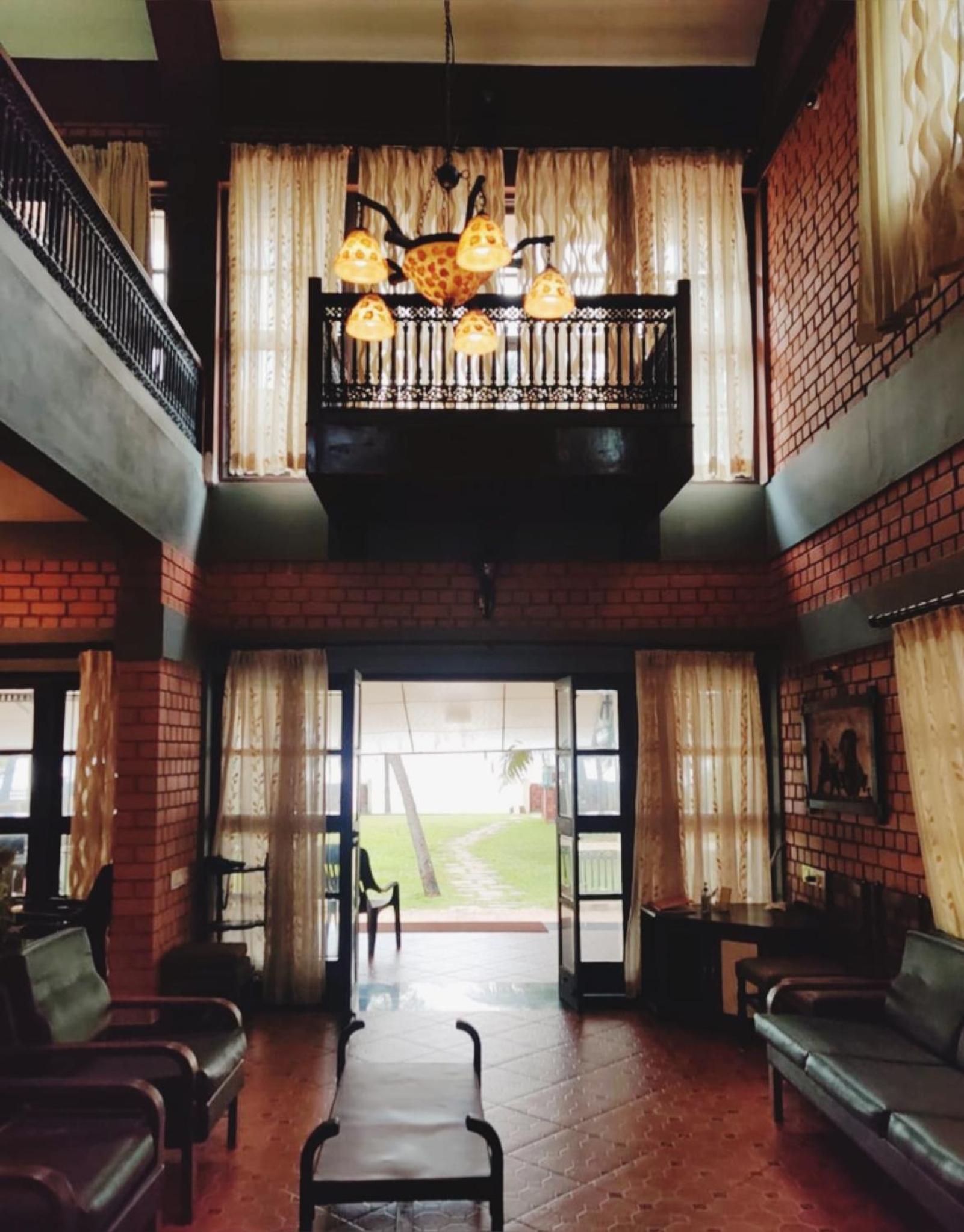 Beautiful Beach Front Villa - Beach Castle Homestay