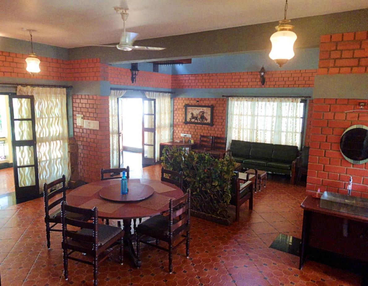 Beautiful Beach Front Villa - Beach Castle Homestay