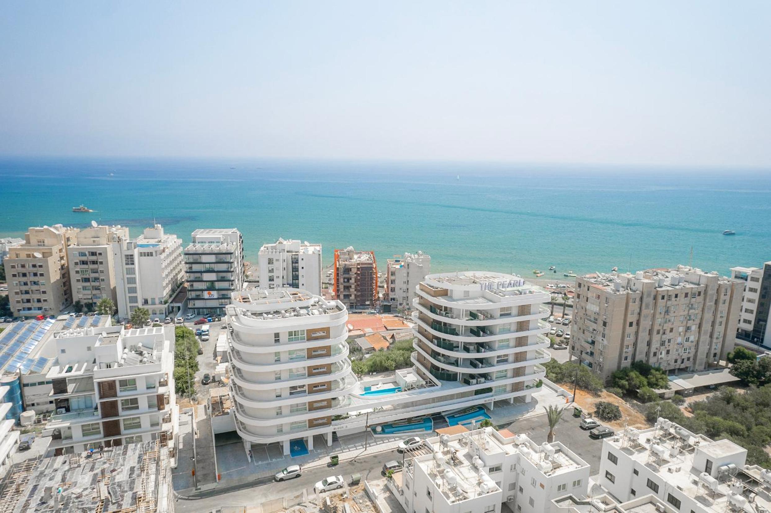 Seaview Pearl in Mackenzie with Pool & Jacuzzi