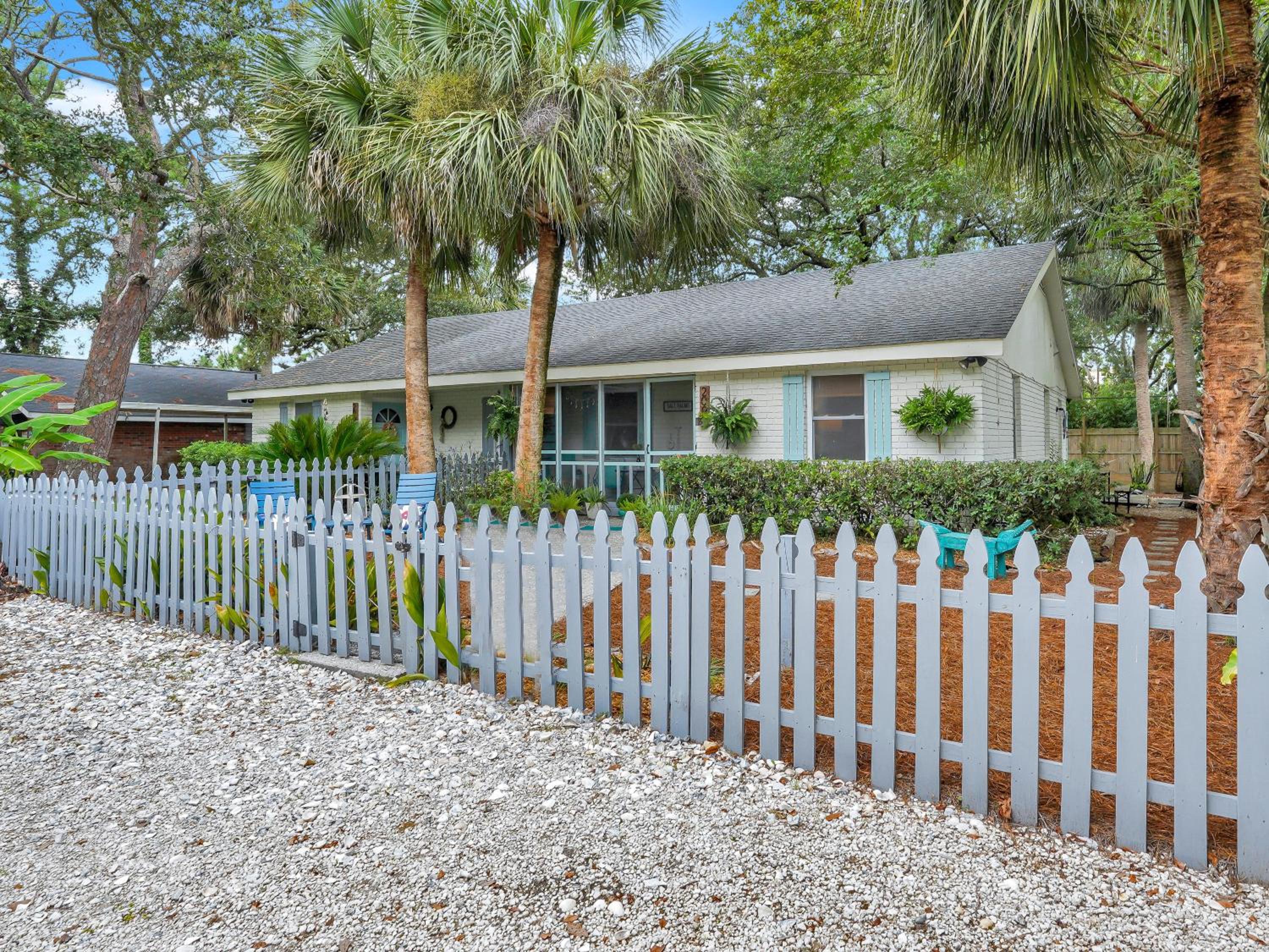 Salt Palms Cottage view 3