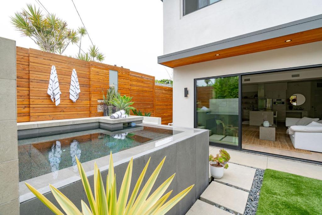 San Jose Vacations - Contemporary Indoor Outdoor Living Walk to Beach - Property Image 1