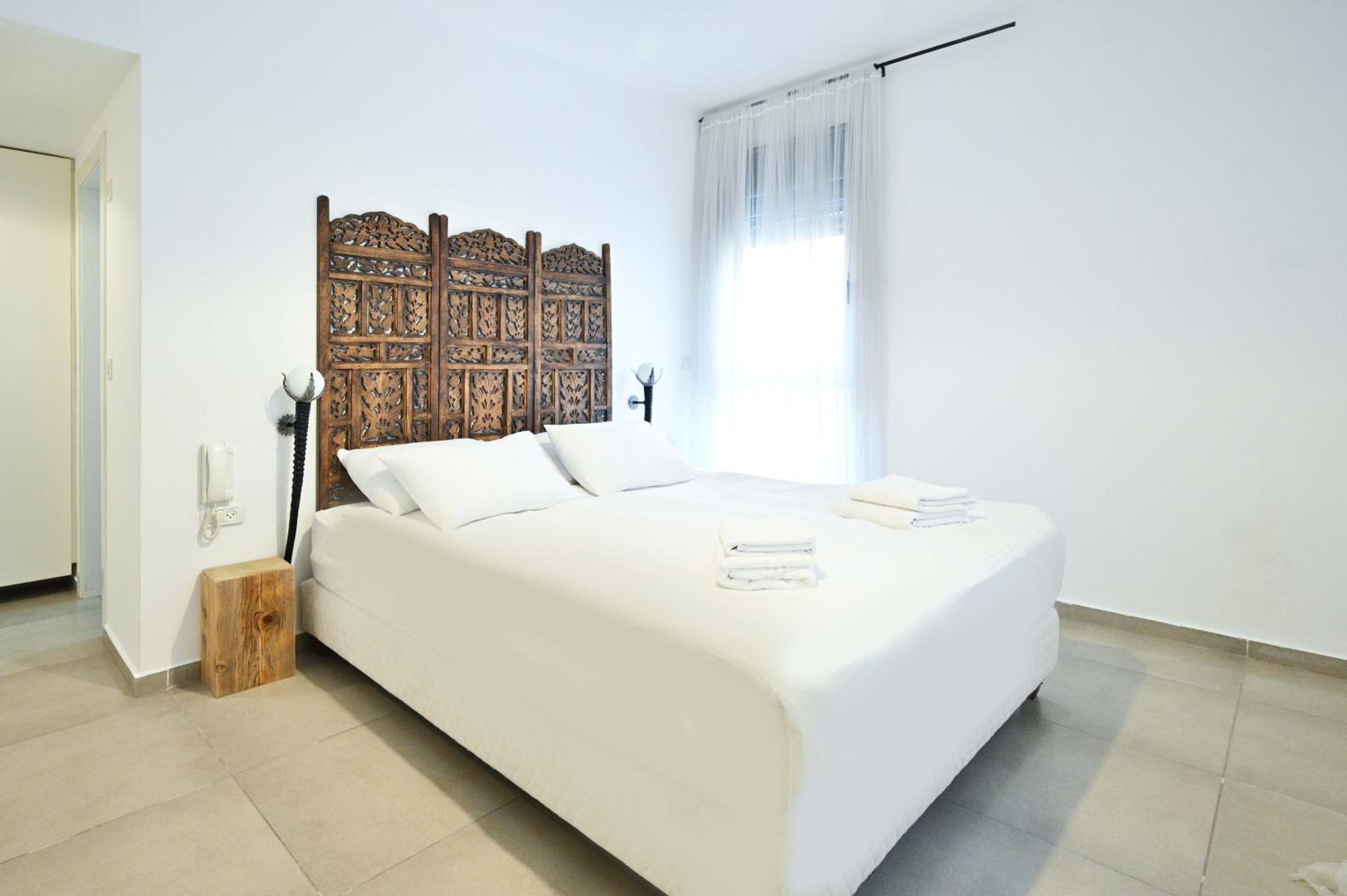 Urban 3-BR in Sirkin by HolyGuest