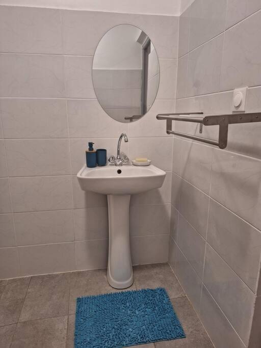 La Bell'appart Ibis rouge view 2