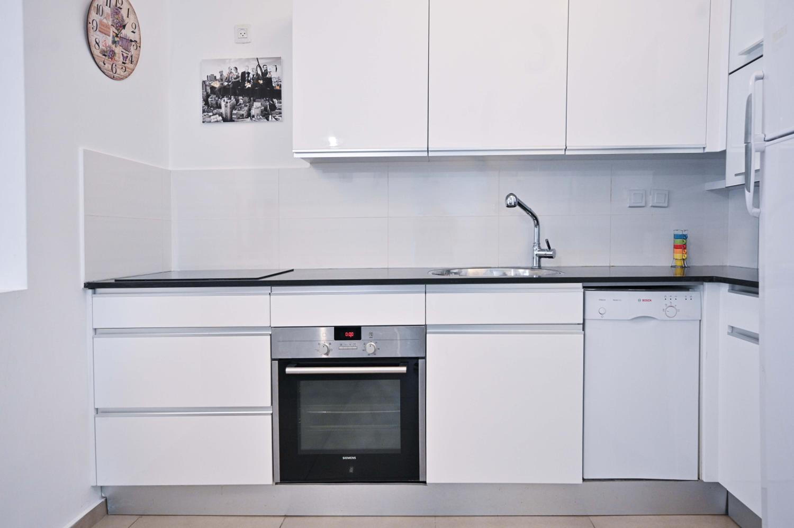 Urban 3-BR in Sirkin by HolyGuest
