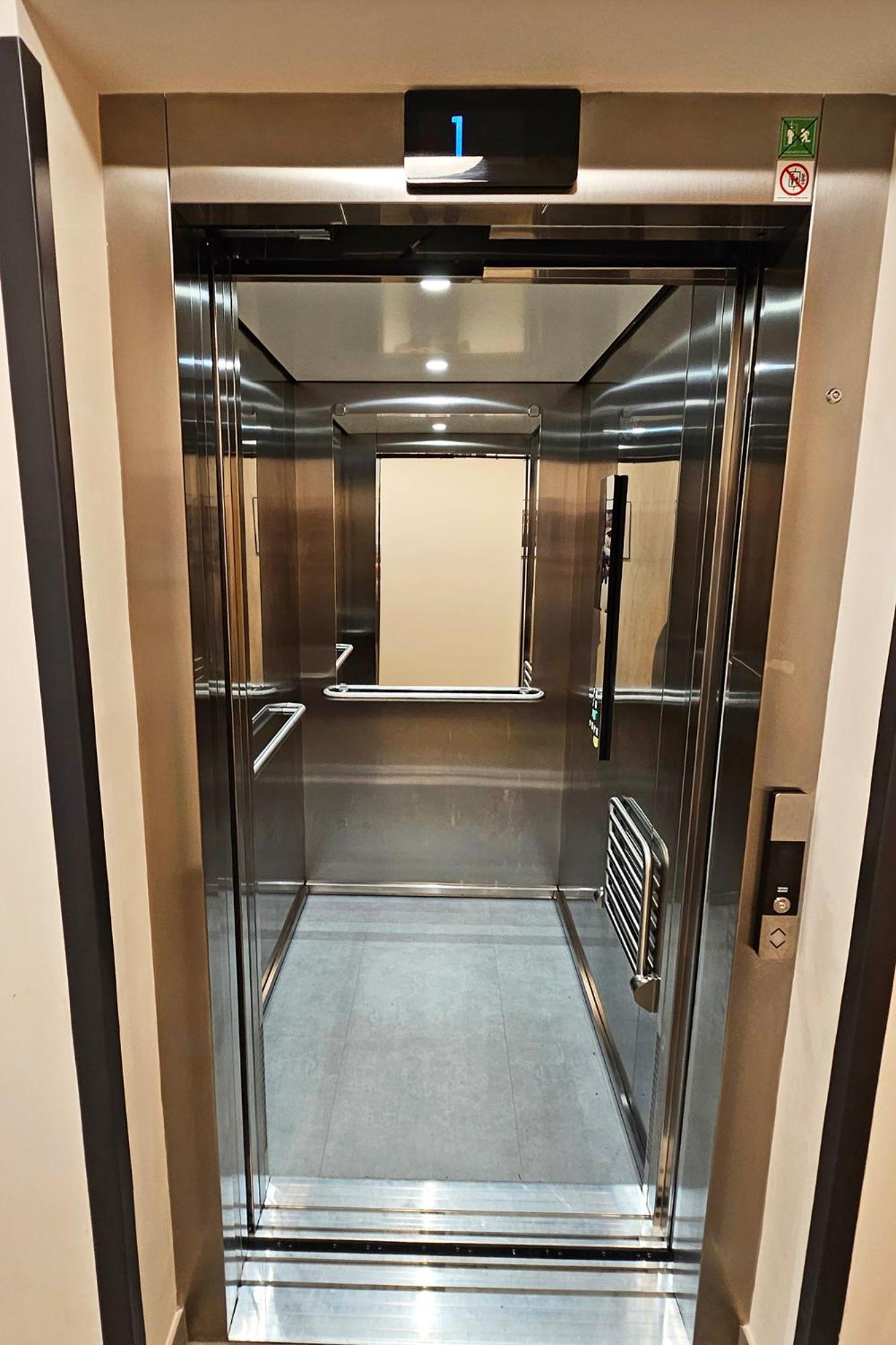 ENJOYHARRACHOV - Atraktivní slunný klimatizovaný apartmán 14 v centru se saunou, parkováním, Wifi-WLAN, SAT, herní konzolí, PC s win 10, Netflix zdarma a m
