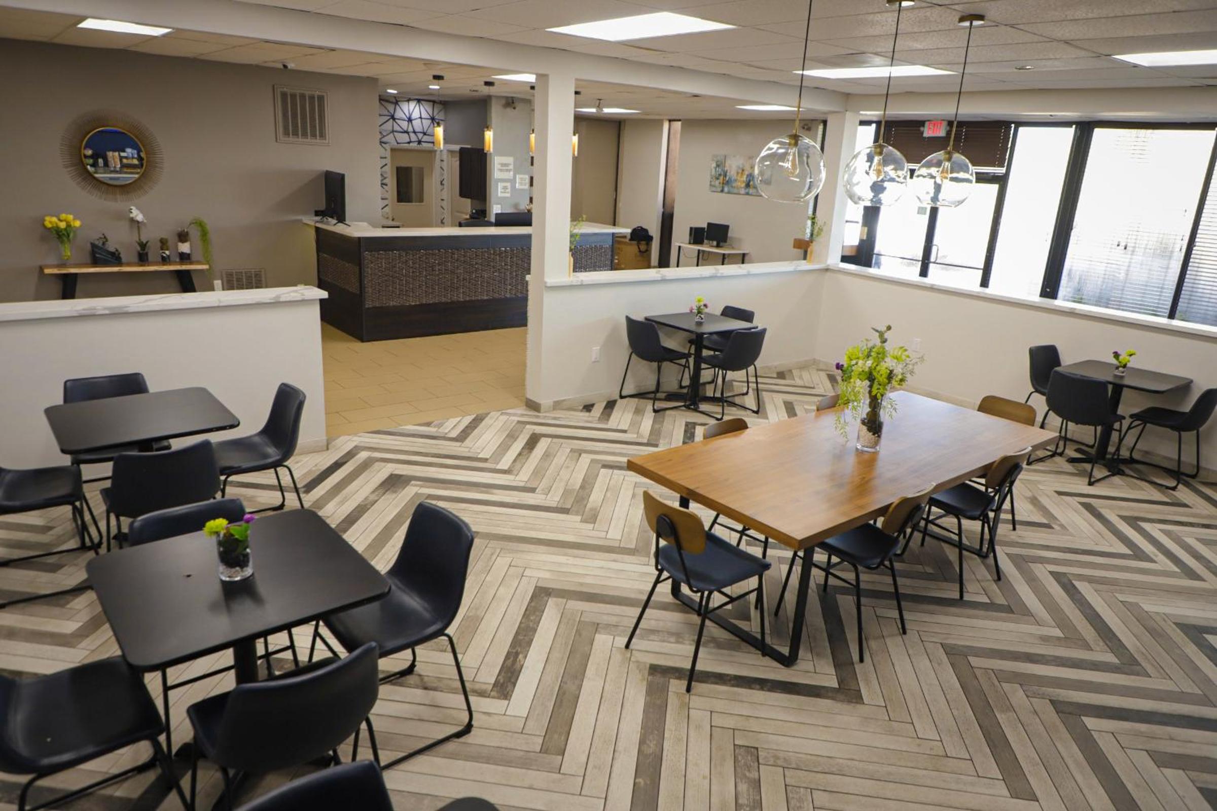 Airport Inn