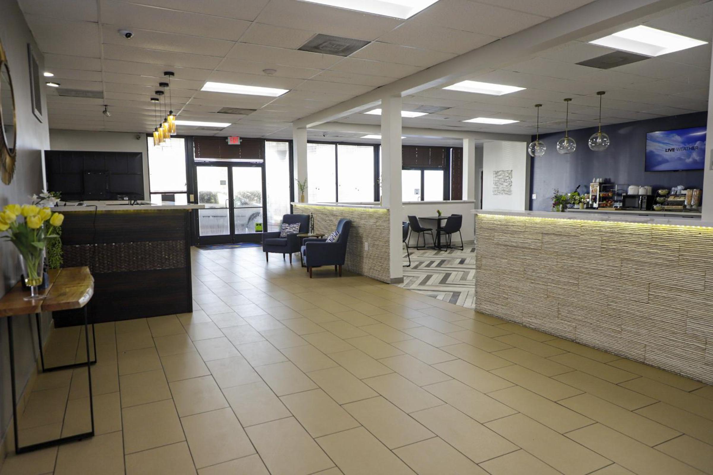 Airport Inn