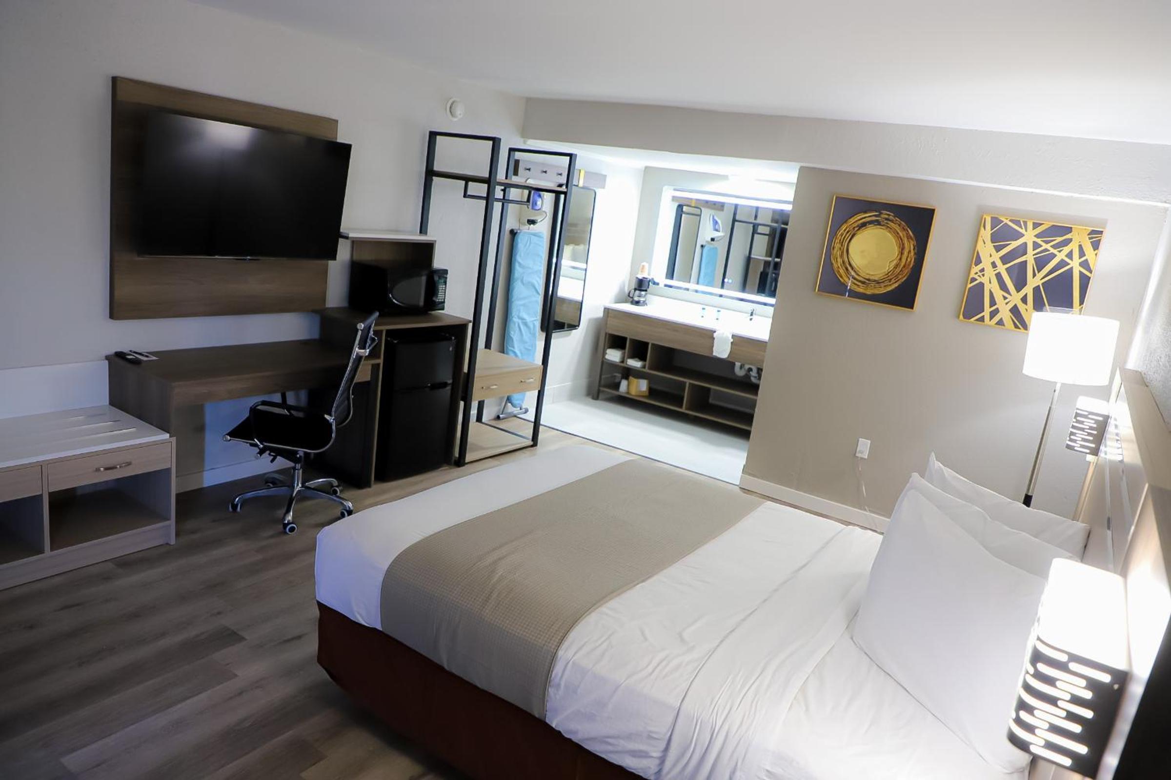 Airport Inn