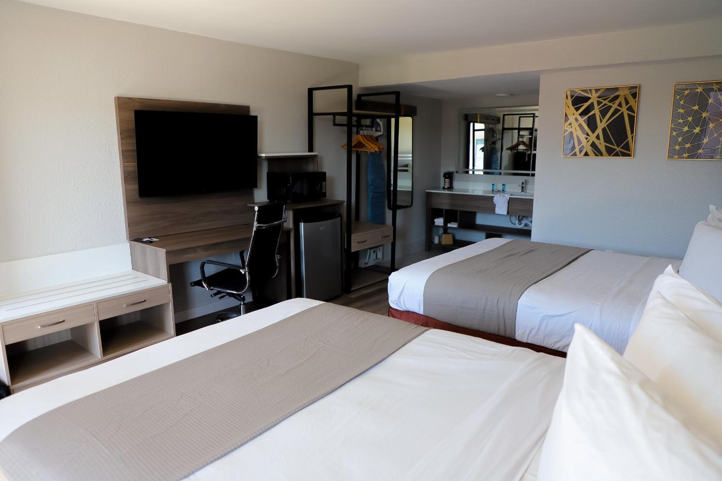 Airport Inn