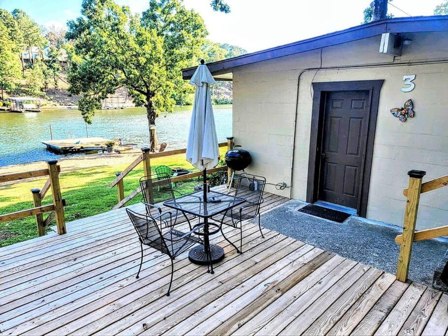 #03 - Fantastic Lakeside Studio Cottage- Pet Friendly view 2