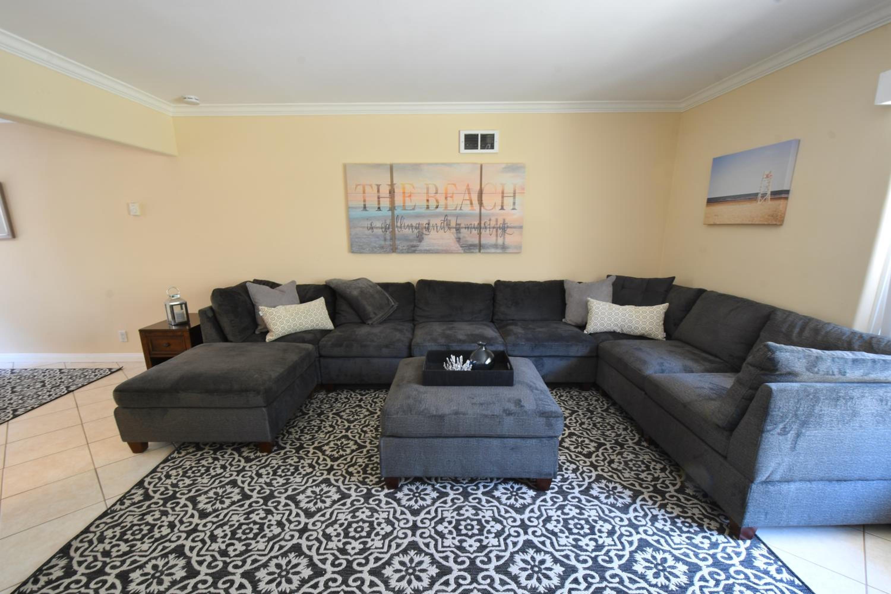 Newport Beach Getaway - Property Image 12