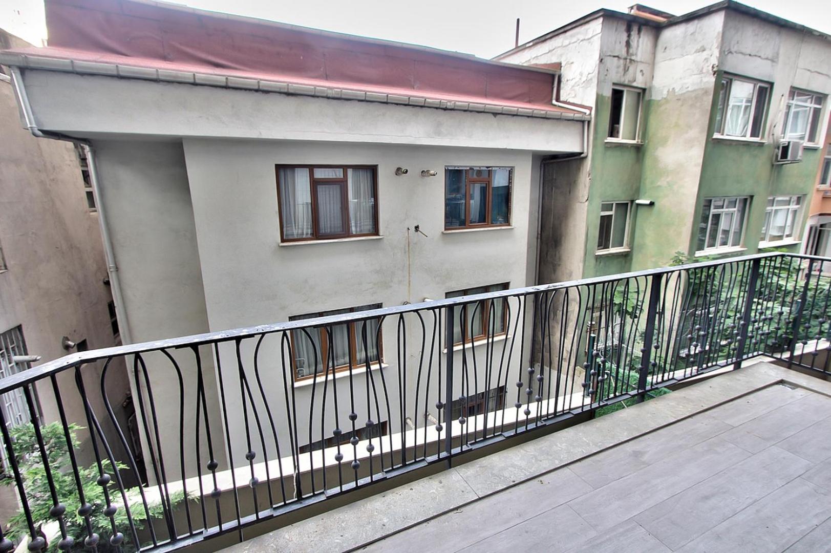 New Build with Modern Amenities and Balcony