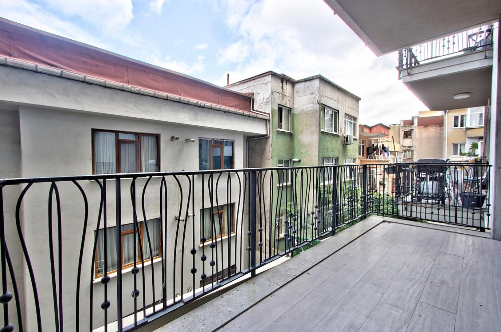 New Build with Modern Amenities and Balcony