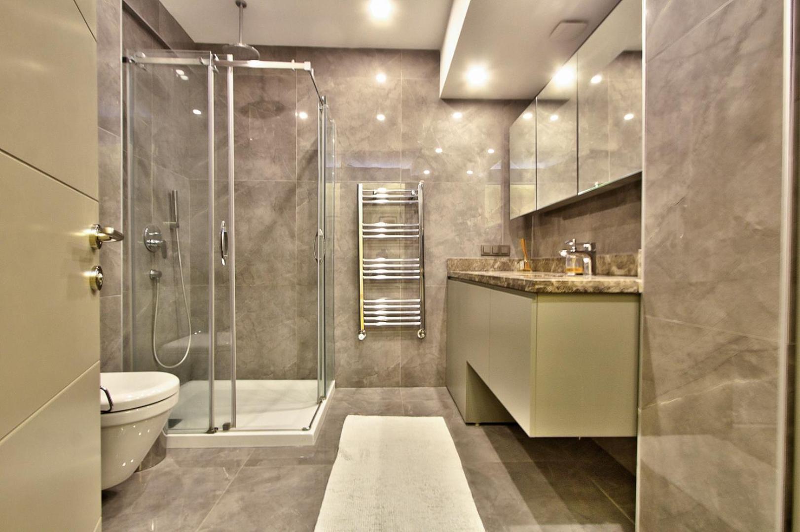 New Build with Modern Amenities and Balcony