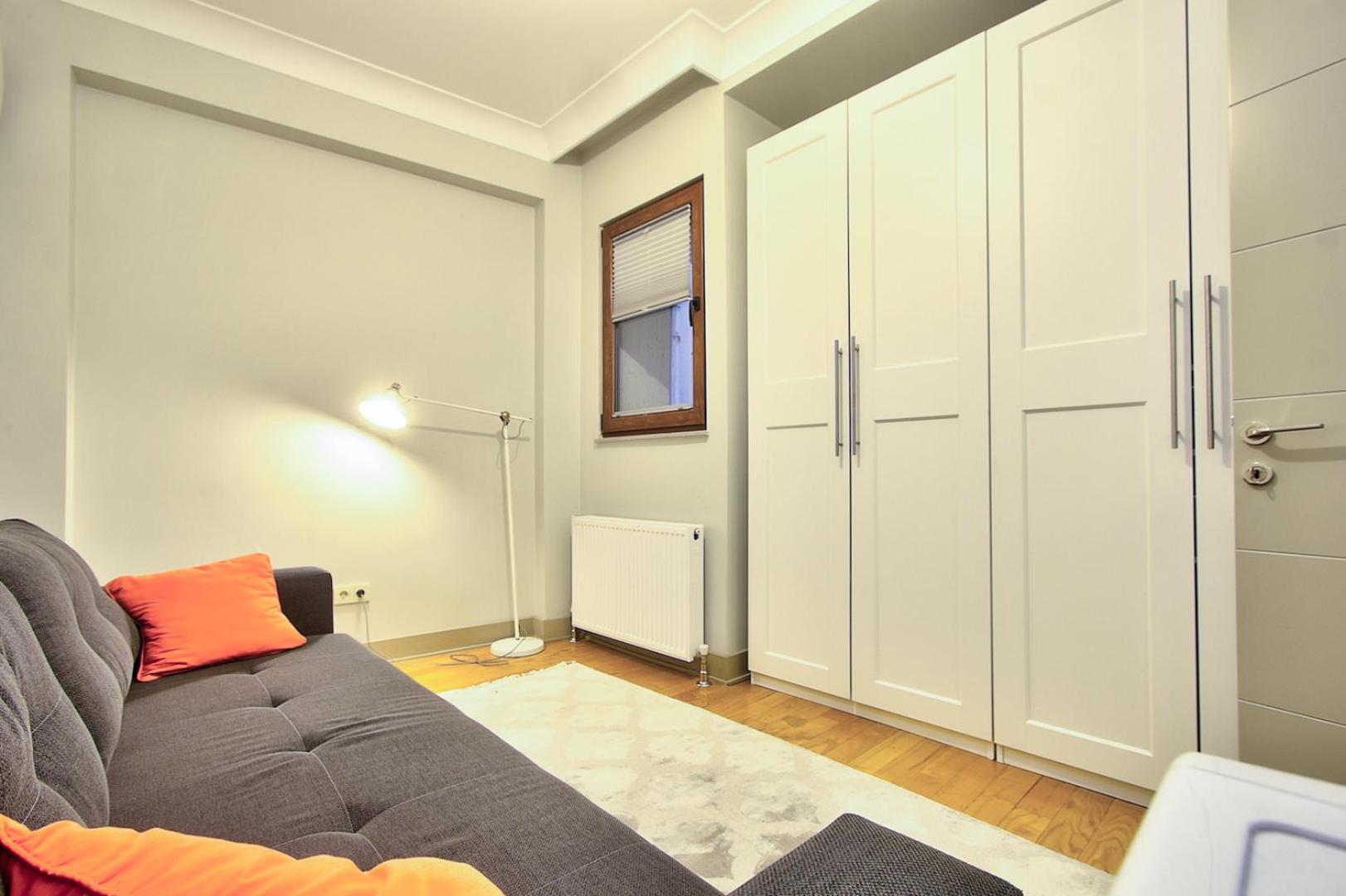 New Build with Modern Amenities and Balcony