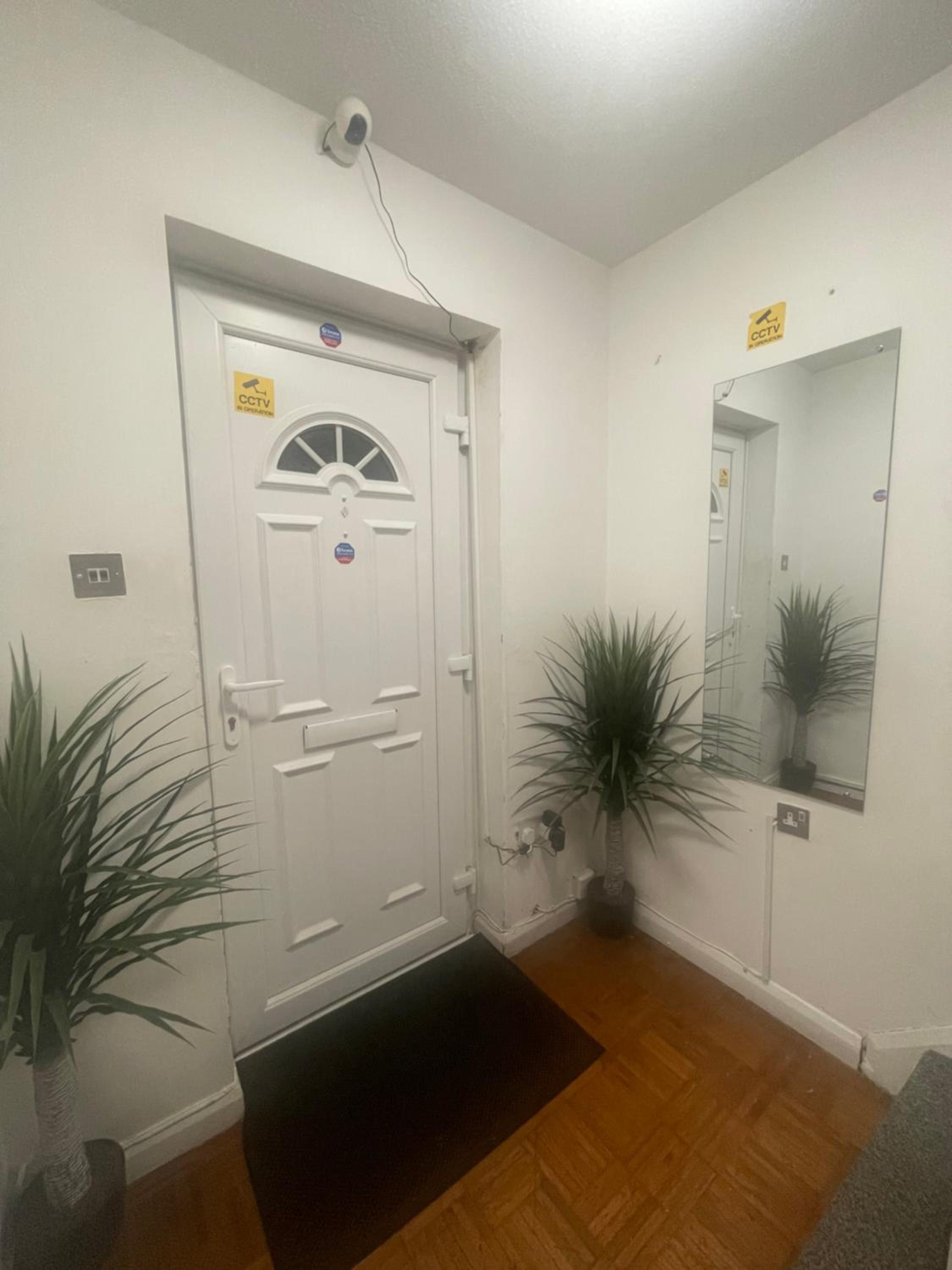 Hayes Vacations - North Avenue Guest House Ltd, Heathrow Airport-Free Parking - Property Image 8