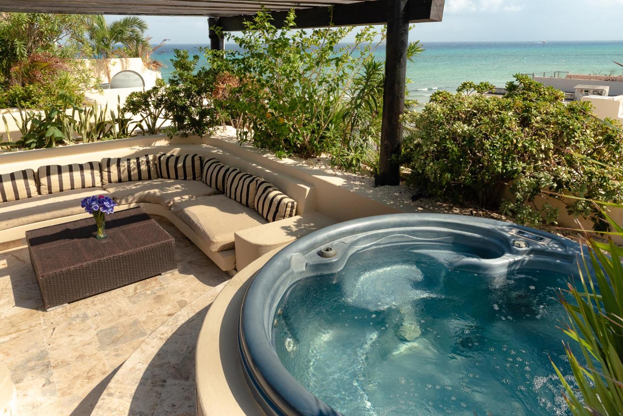 El Taj Oceanfront and Beachside Condo Hotel