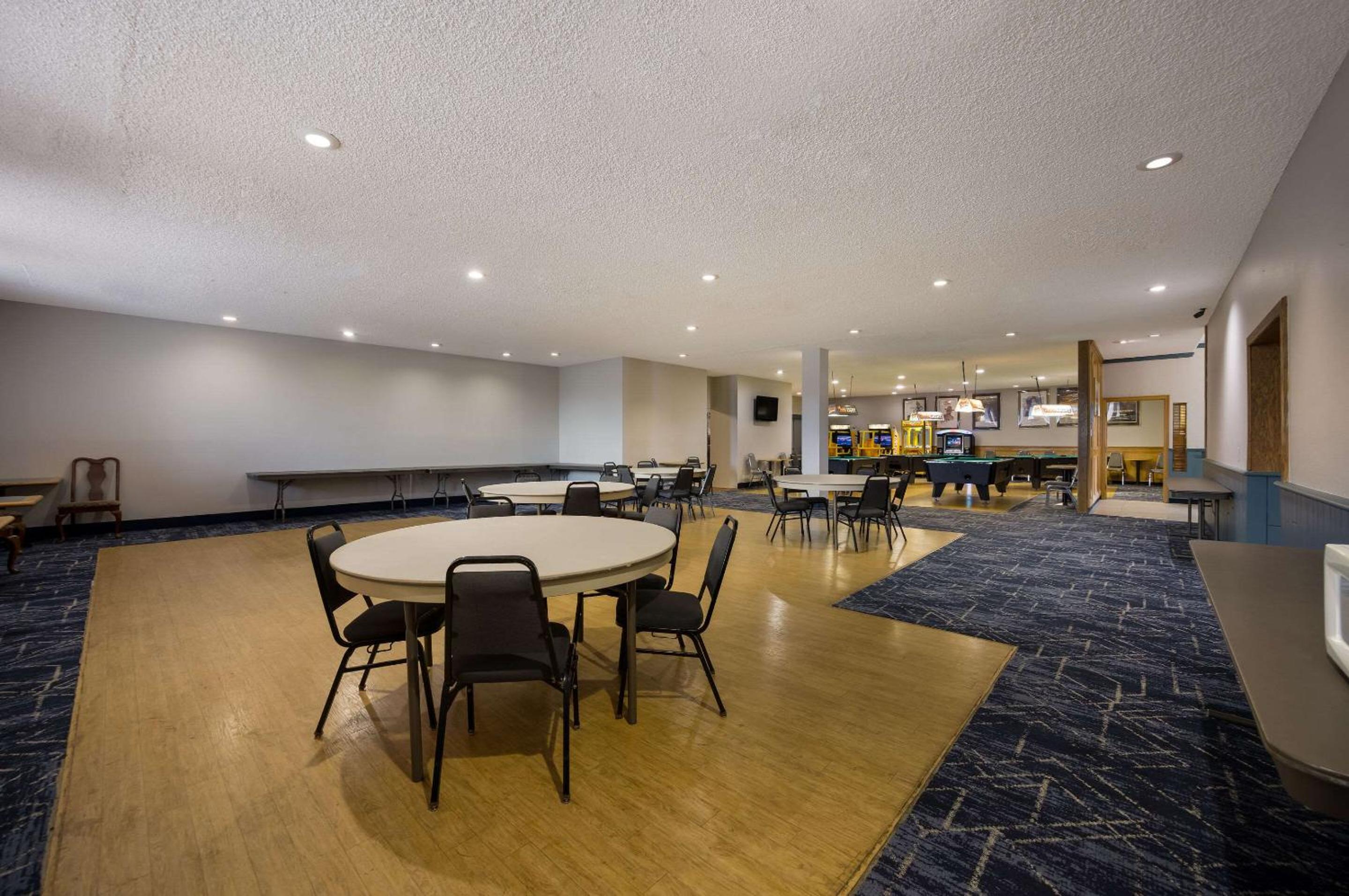 Canon City Vacations - Quality Inn  Suites Canon City - Property Image 11