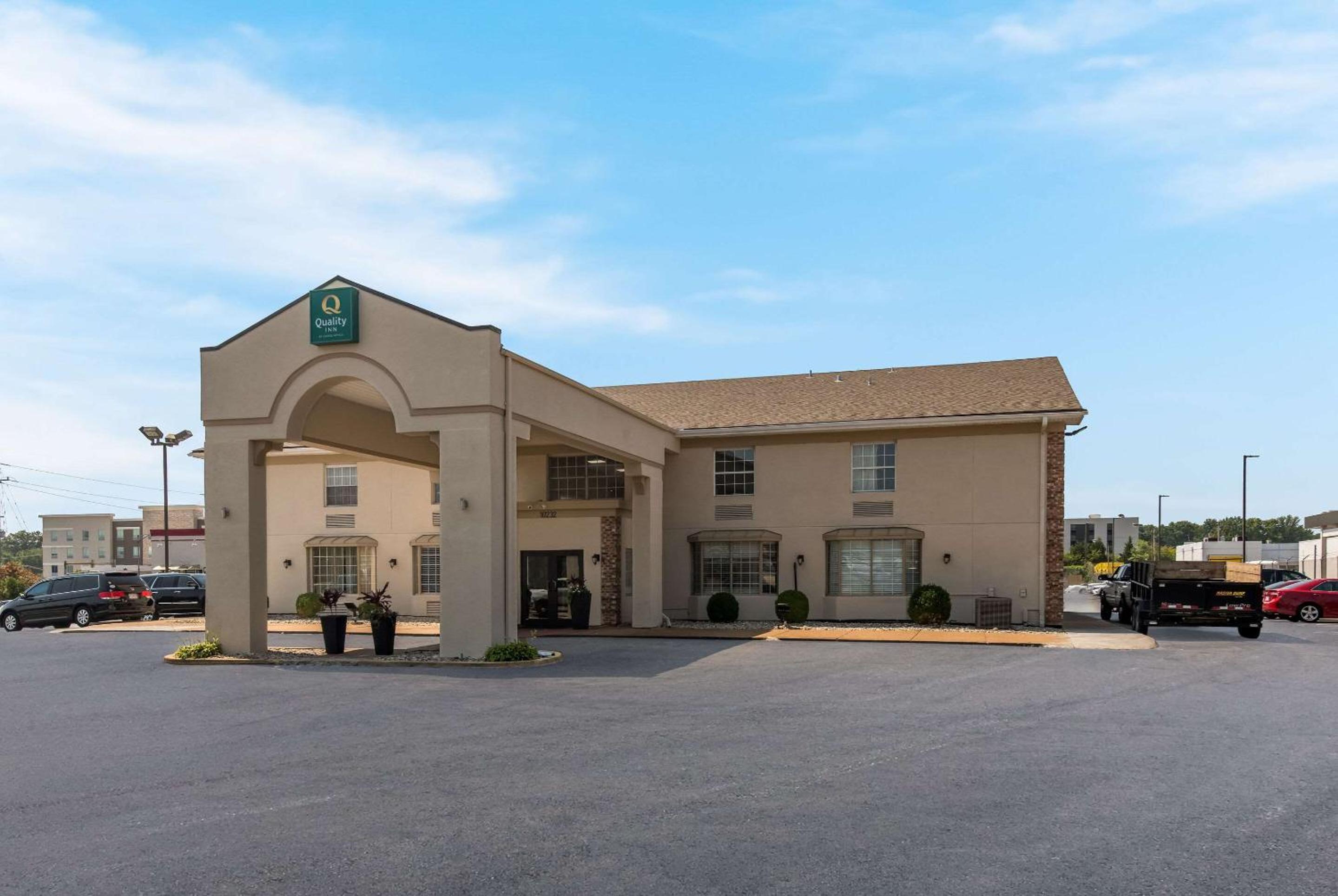 St Louis Vacations - Quality Inn Airport - Property Image 3