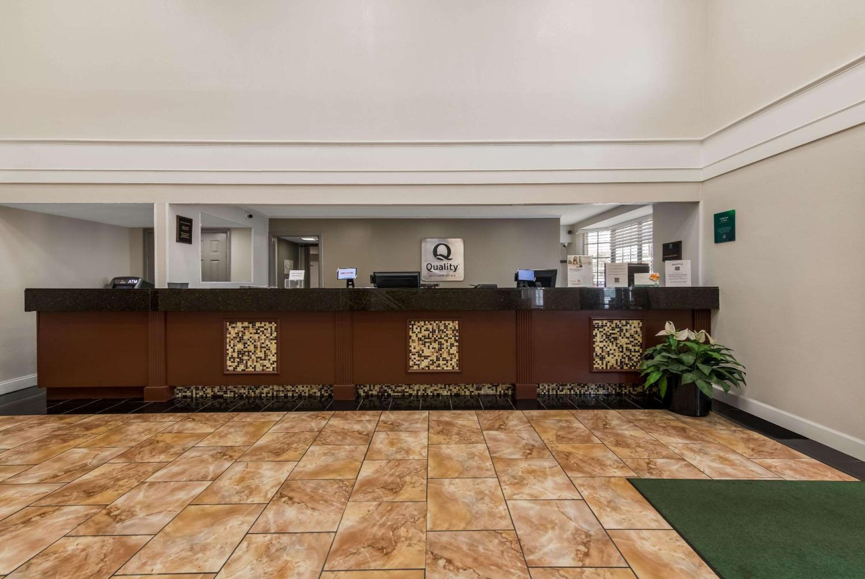 St Louis Vacations - Quality Inn Airport - Property Image 5