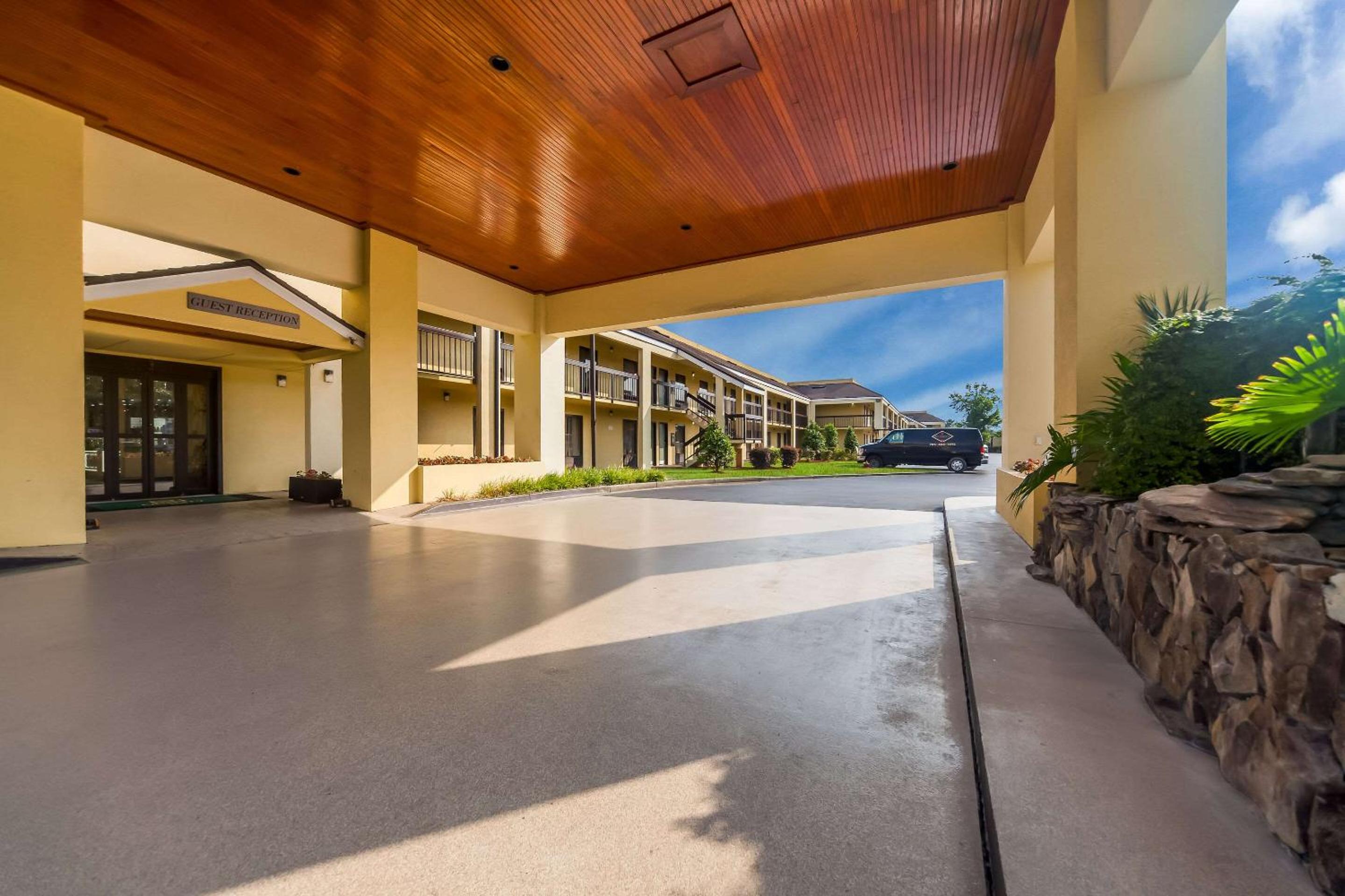 Quality Inn Coliseum - Image 3