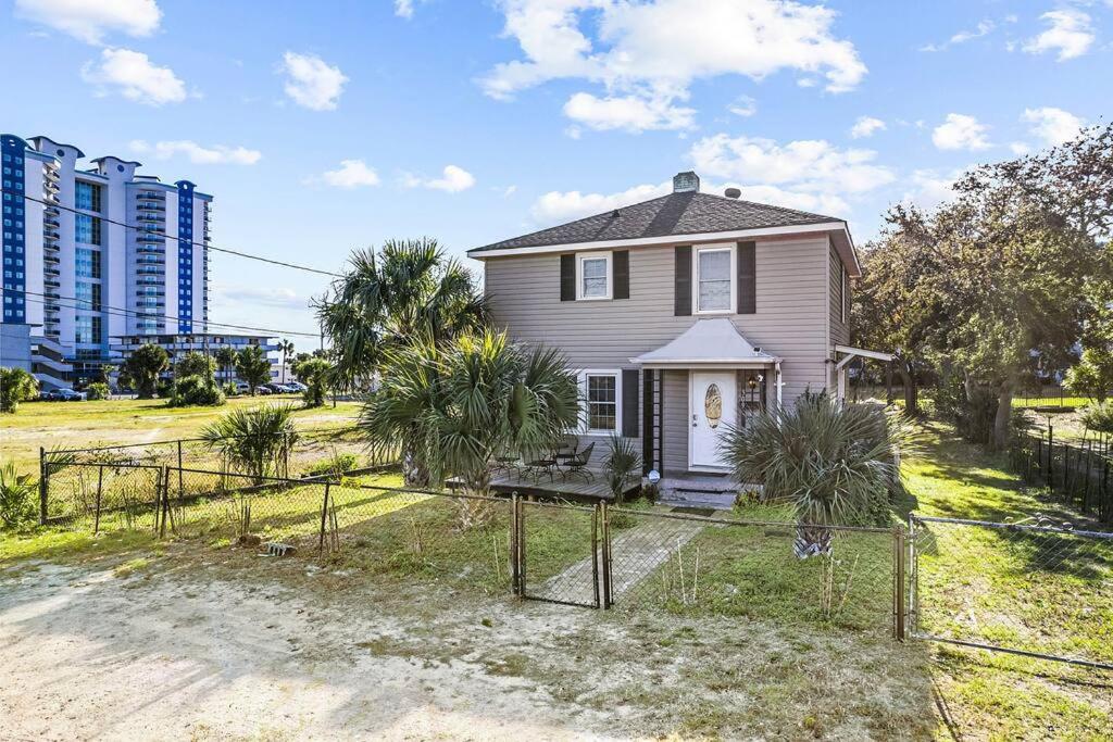 Dazzling Centrally Located Ocean View w 2 Kings, Huge Private Yard, 2 Decks, Firepit, BBQ view 5