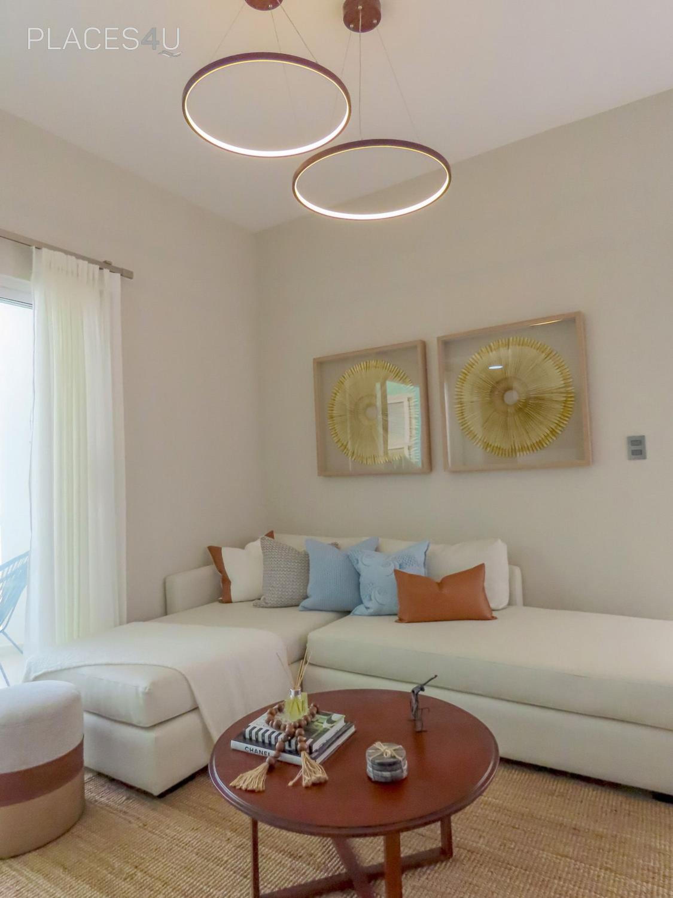 Amazing I bedroom apartment steps from the beach
