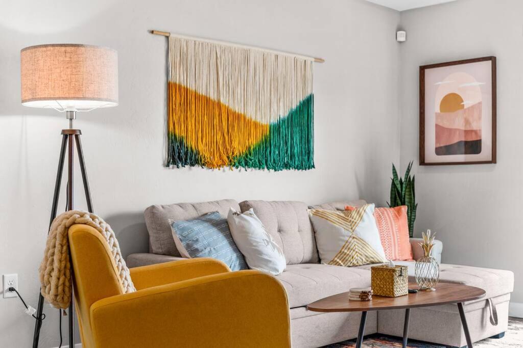 City View BOHO Apt Stocked w everything you need view 4