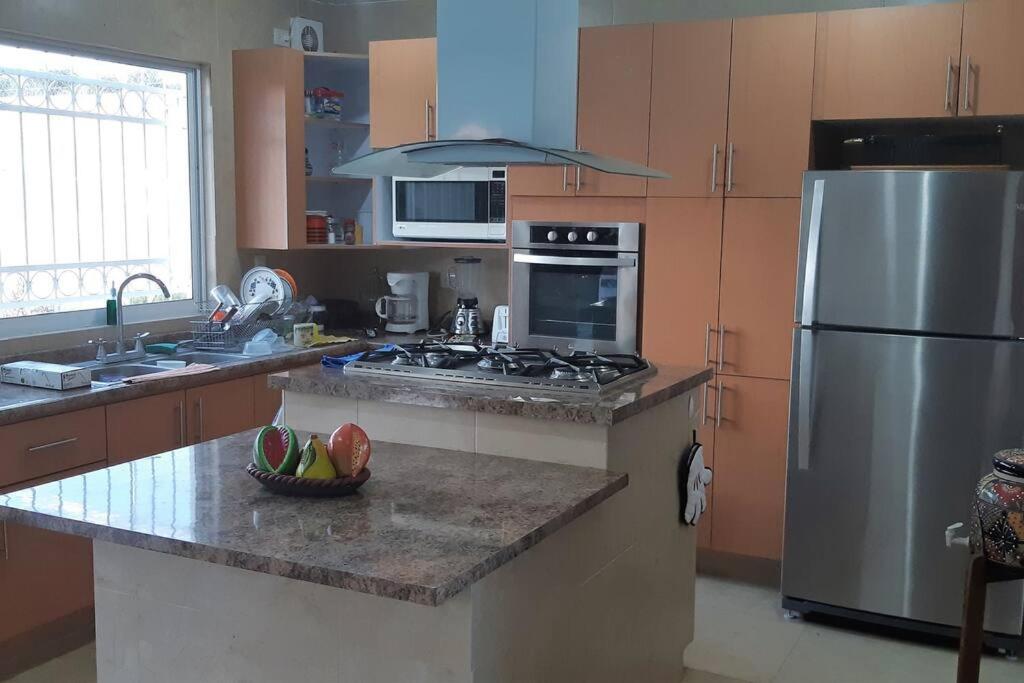 Espaciosa residencia con paraiso incluido