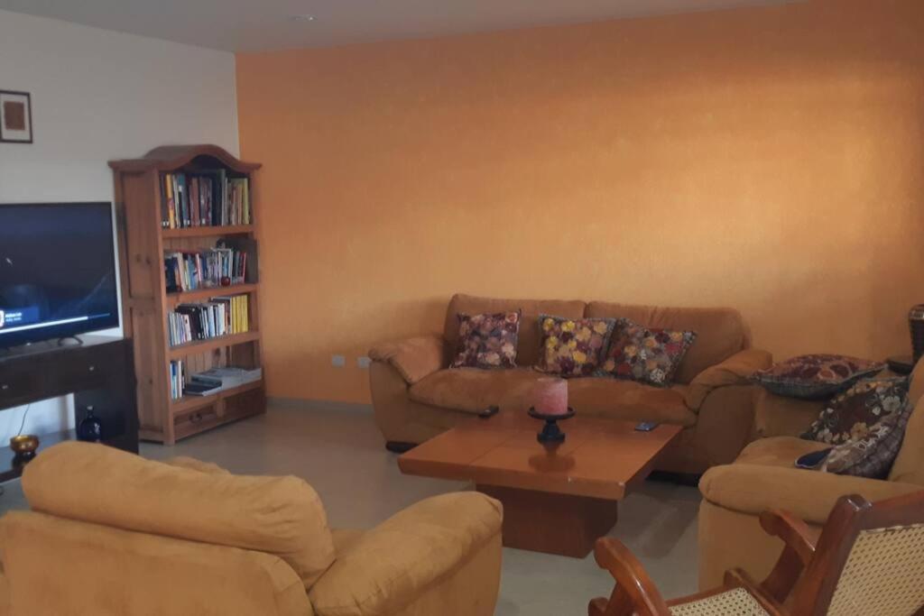 Espaciosa residencia con paraiso incluido