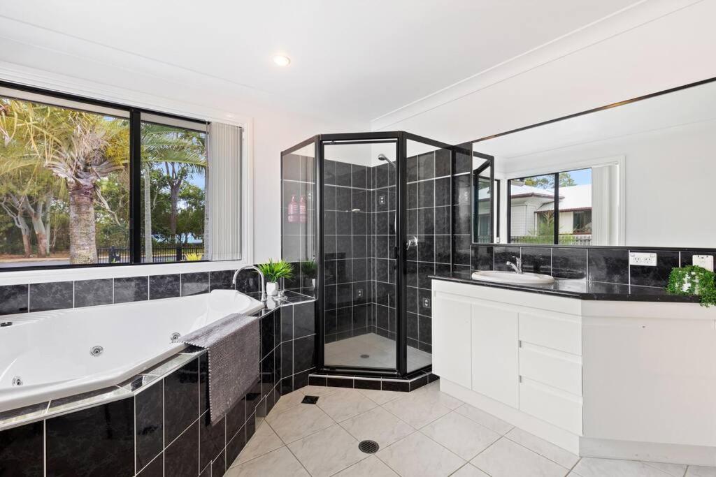 Luxury Beachfront home in Hervey Bay