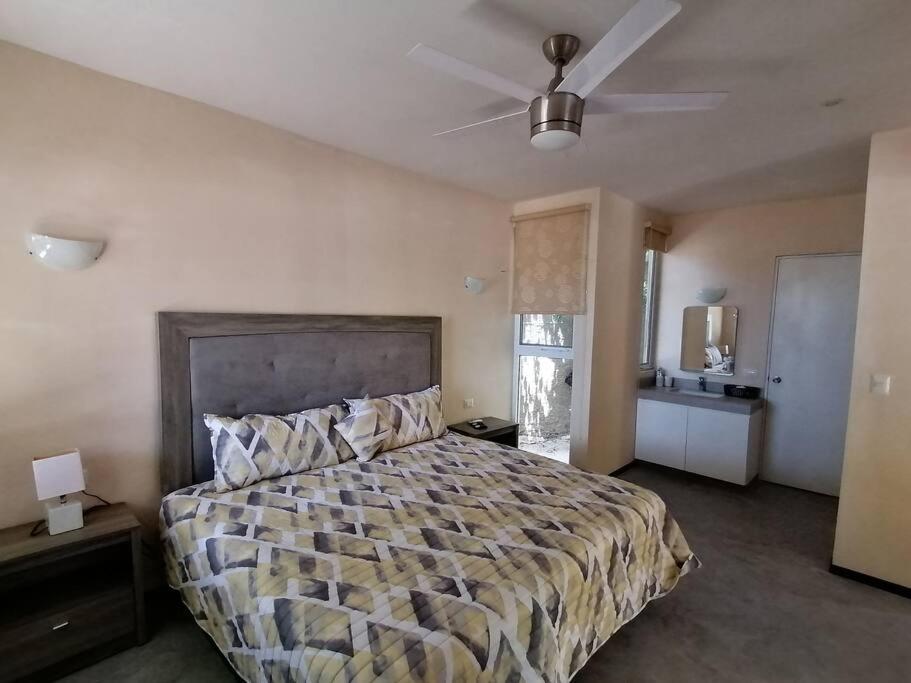 Marysol beachfront next to nomads d2 view 2