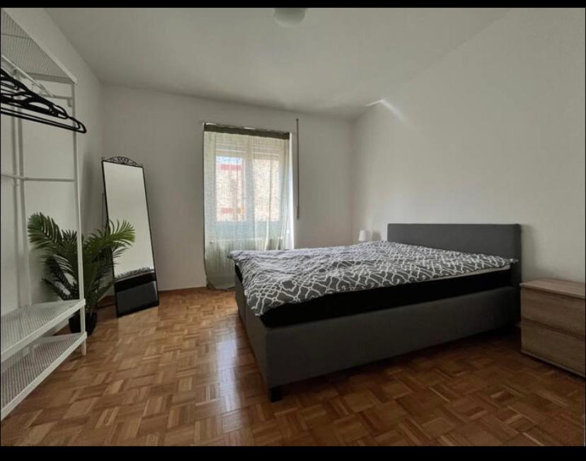5 URBAN-CHIC APARTMENT