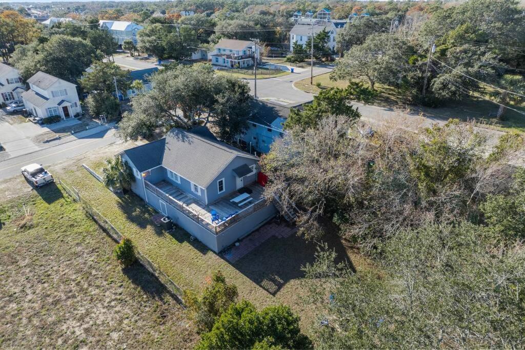 Gorgeous Centrally Located Ocean View 2 King, Huge Private Yard & Deck, Firepit, BBQ, & Game Tables view 3