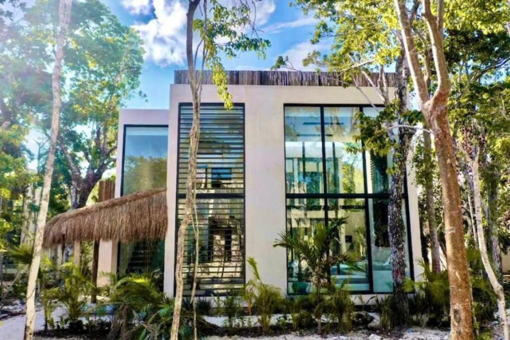 Luxury 3 Bed & Bath Eco-Chic Villa - Private Pool
