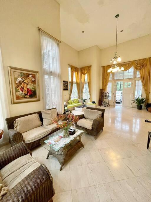 Flower House Villa view 2