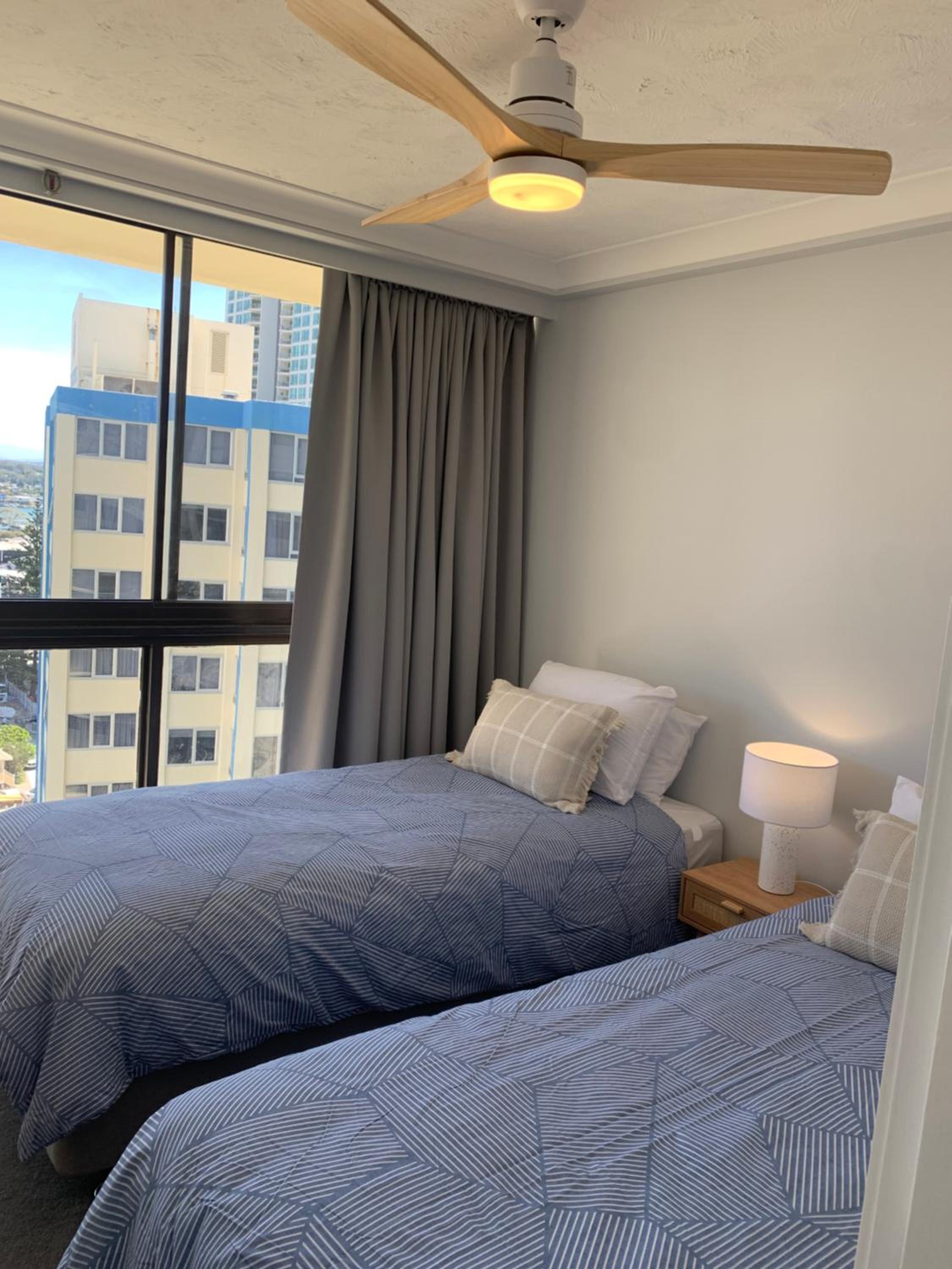 Beachfront & City View, Huge 2 Bedroom Apartment, Imperial Surf Resort
