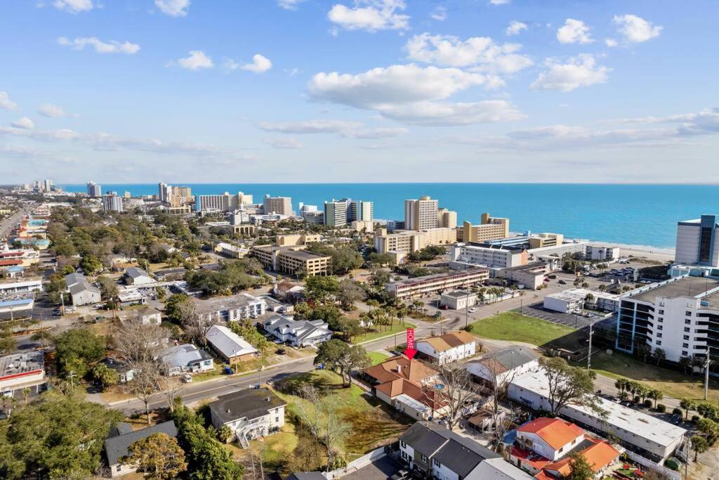 Elegant Huge Ocean View 4 King, Private Pool, Huge Yard, Enormous Game Garage, BBQ, & Rooftop Deck view 4
