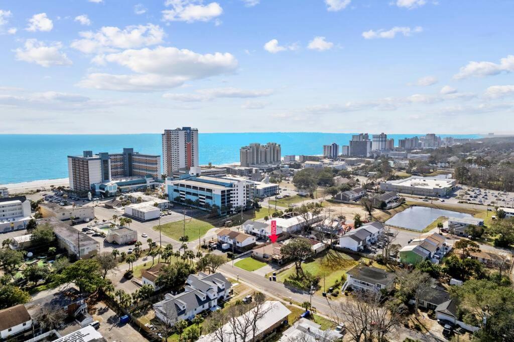Elegant Huge Ocean View 4 King, Private Pool, Huge Yard, Enormous Game Garage, BBQ, & Rooftop Deck view 5
